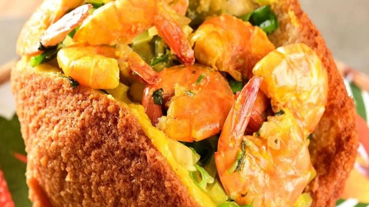 Acaraje black-eyed pea fritters with shrimp filling