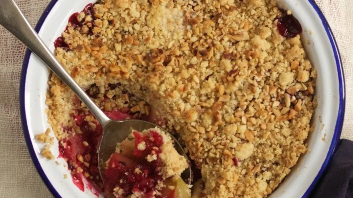 Apple & Blackberry Crumble