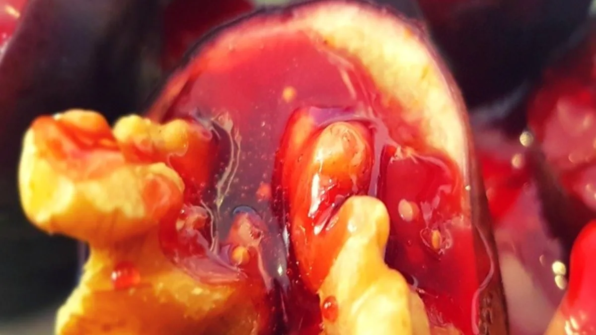 Arra të Mbushura me Fik Walnut Stuffed Figs (with Fig Syrup)