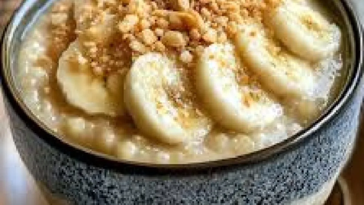 Authentic Laos Tapioca Pudding with Bananas