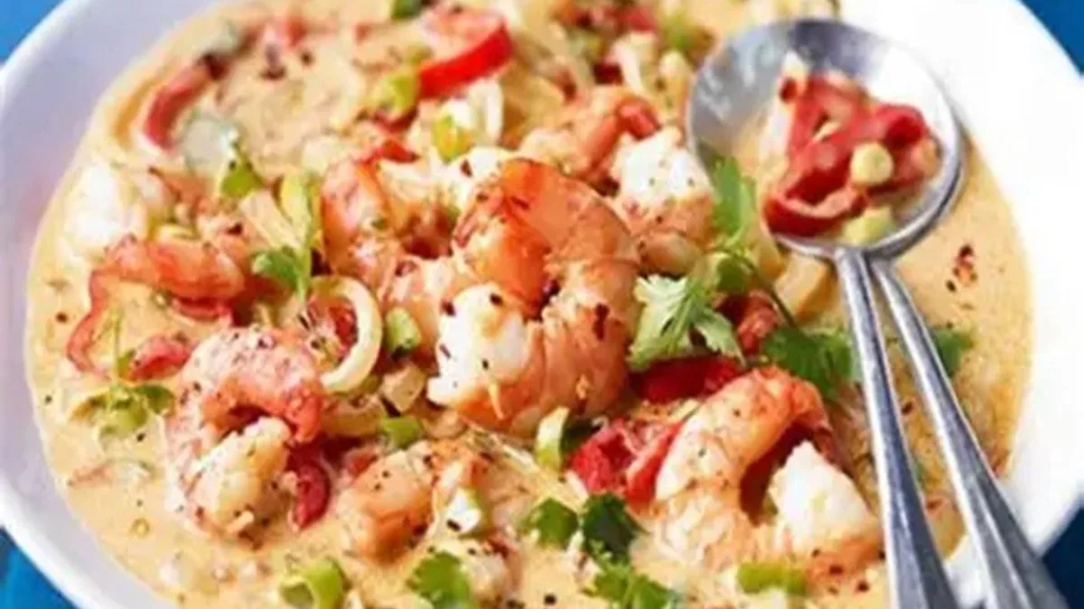 Bahia-style Moqueca prawn stew