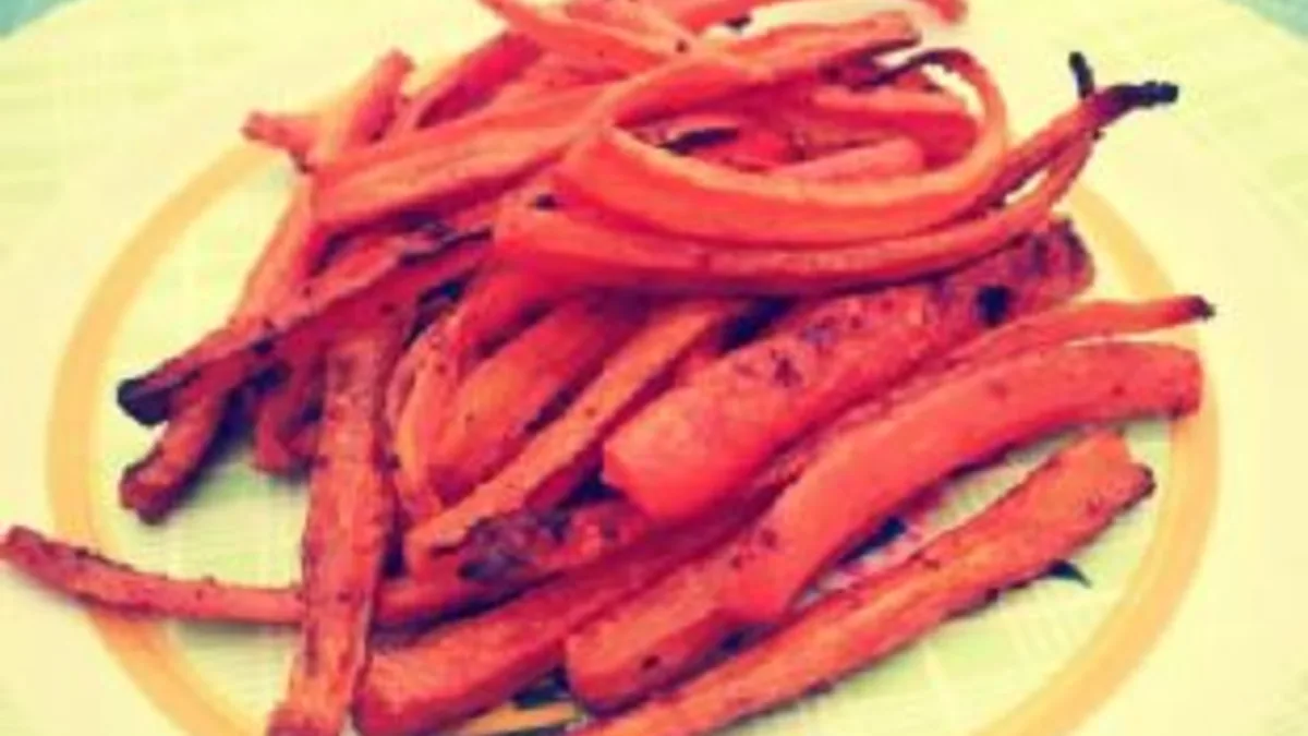 Baked Sweet Chili Carrot Fries