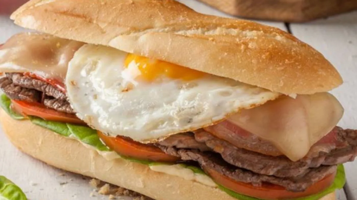 Chivito uruguayo