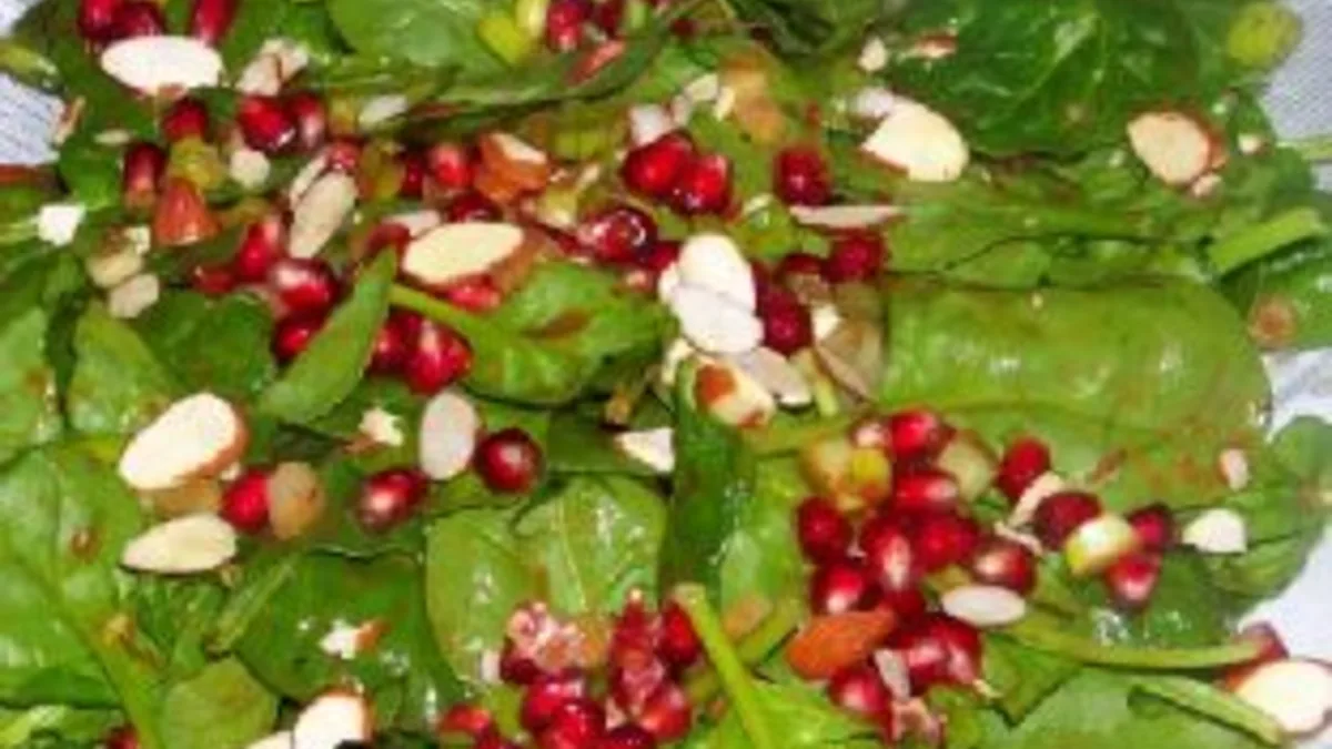 Colorful and Crunchy Pomegranate and Spinach Side Salad