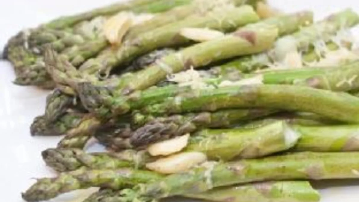 Garlic and Gruyere Roasted Asparagus