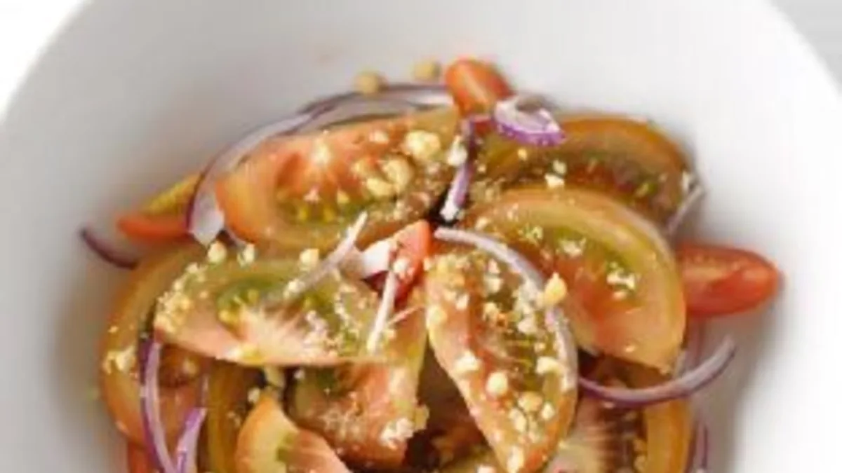 Kumato Salad