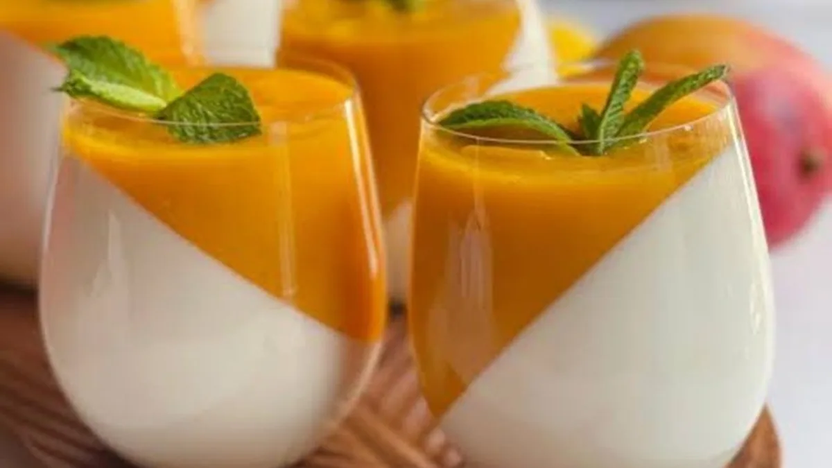 Layered mango custard