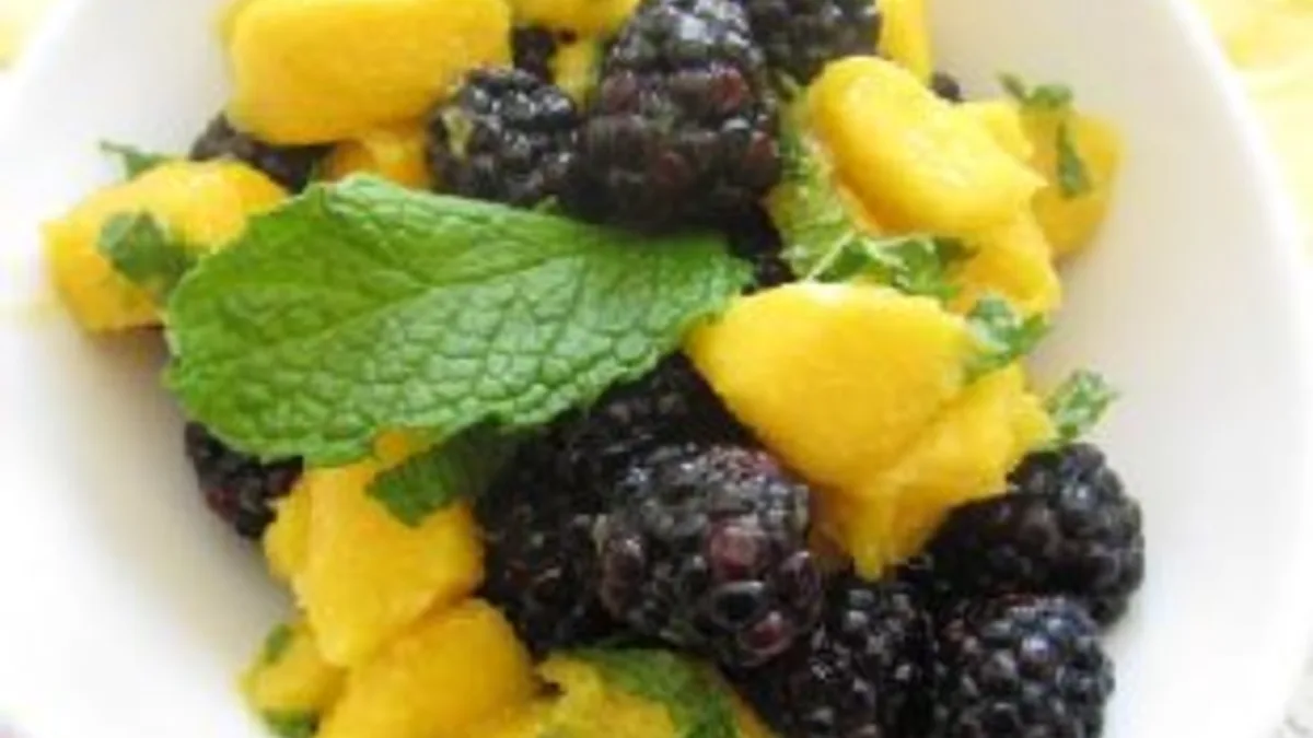 Mango Blackberry Side Salad