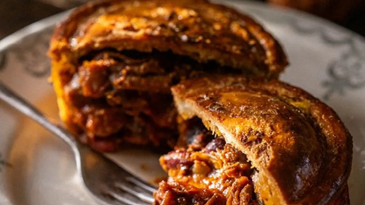 Mini chilli beef pies