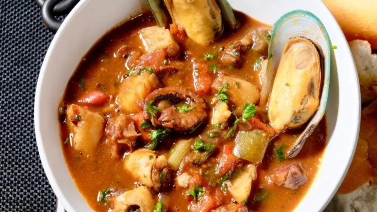 Portuguese fish stew (Caldeirada de peixe)