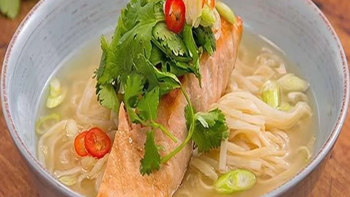 Salmon noodle soup