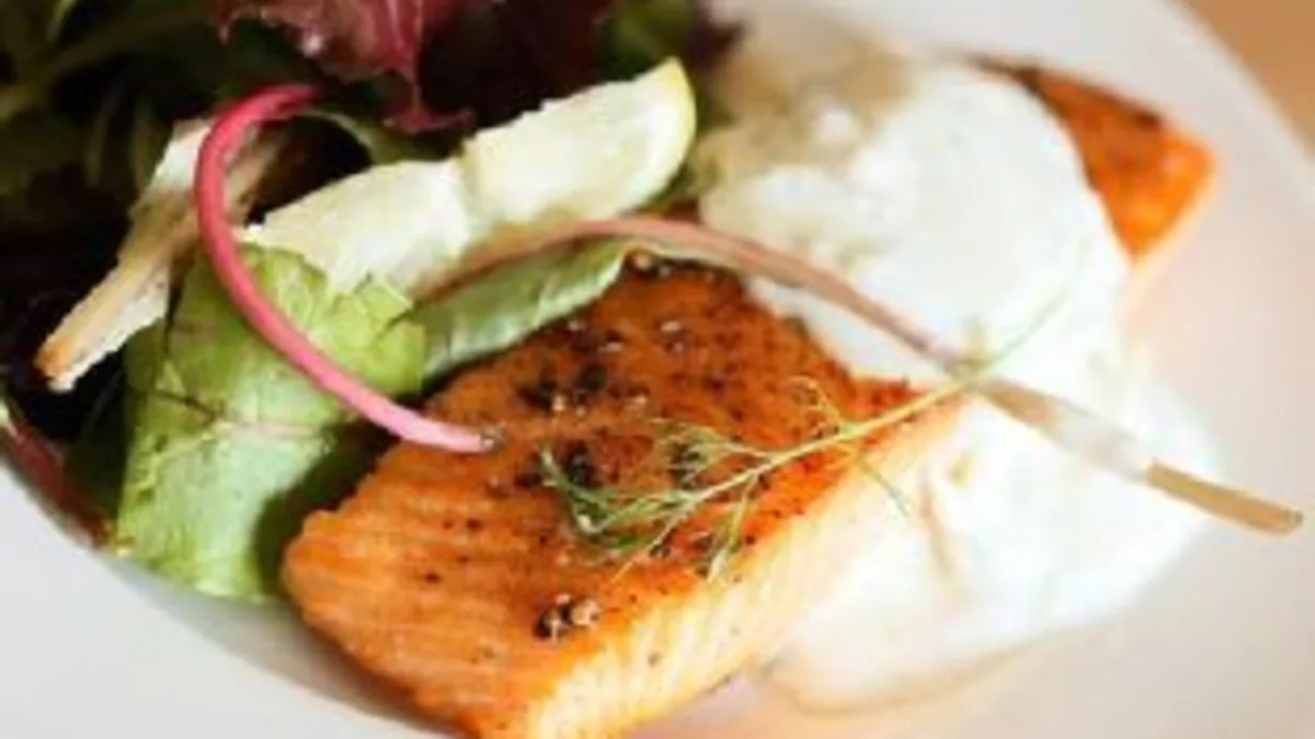 Seared Salmon With Garlic Dill Sour Cream