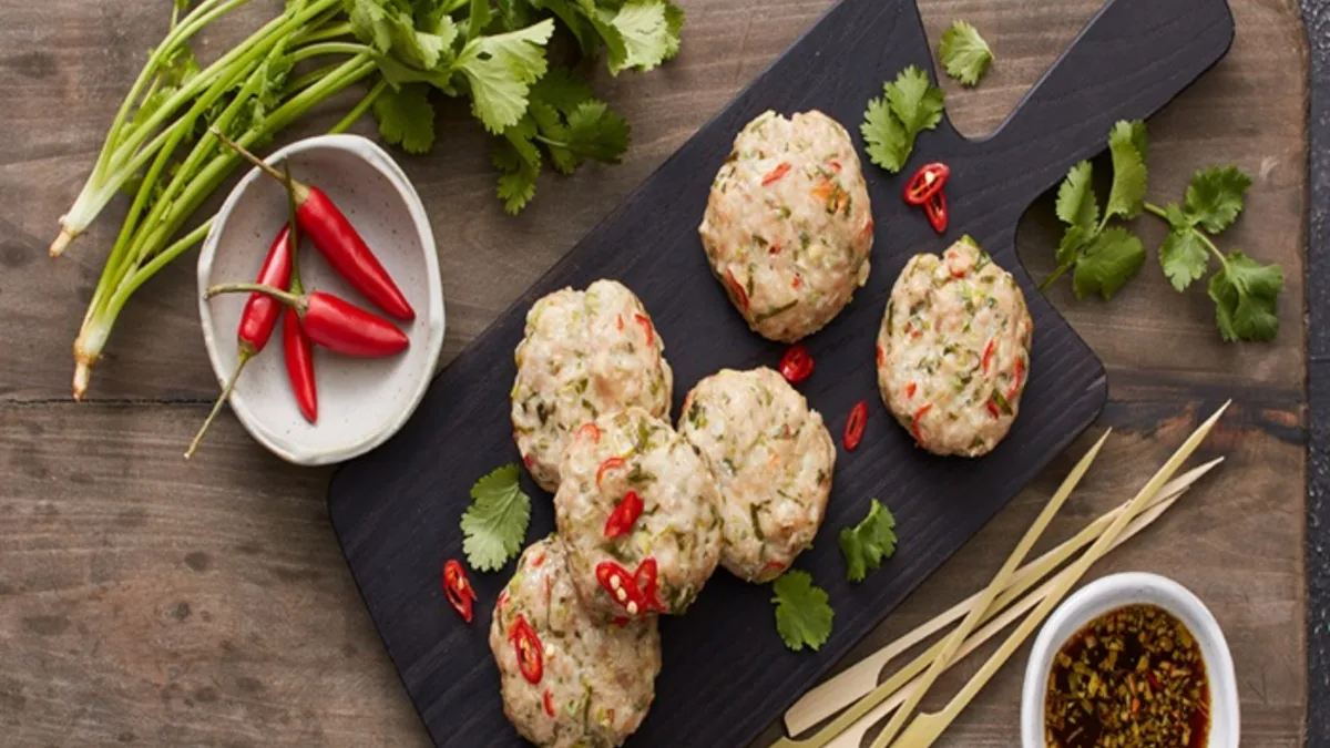 Thai chicken cakes with sweet chilli sauce