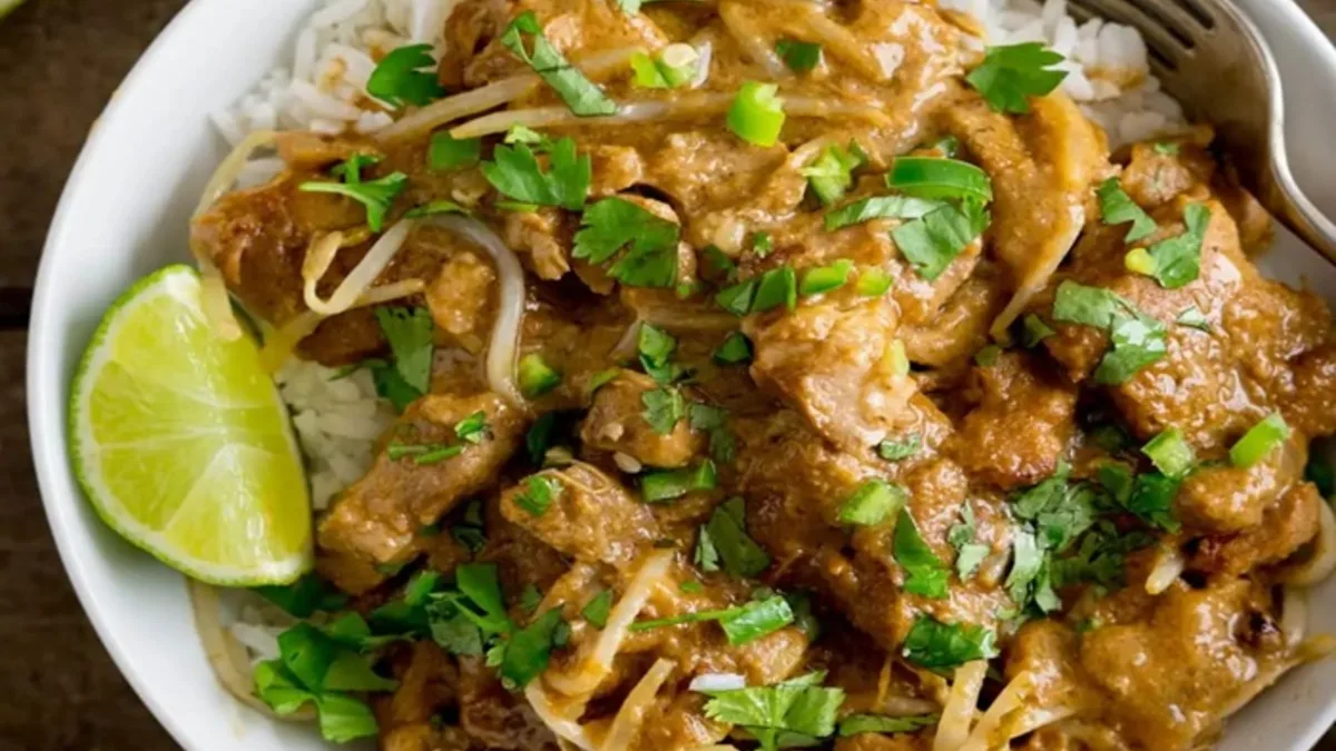 Thai pork & peanut curry
